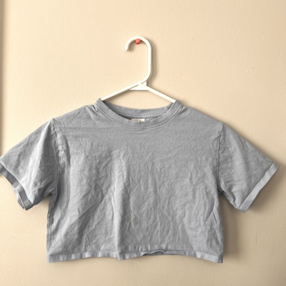 Baby blue Zara cropped tee.